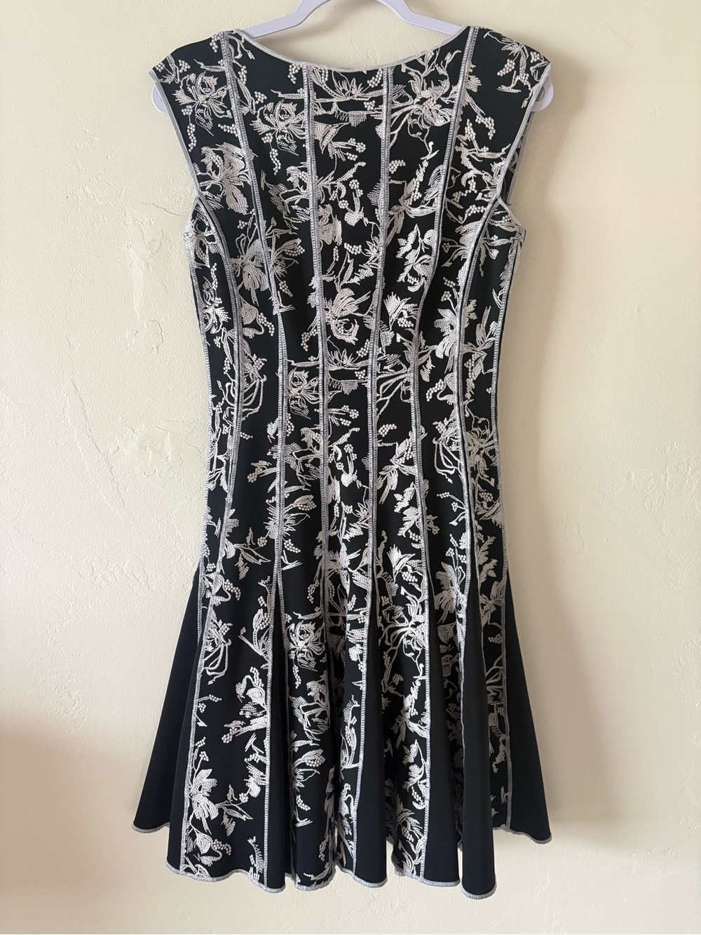 Tadashi Shoji Black and White Embroidered Floral Mini Dress S Wedding Cocktail